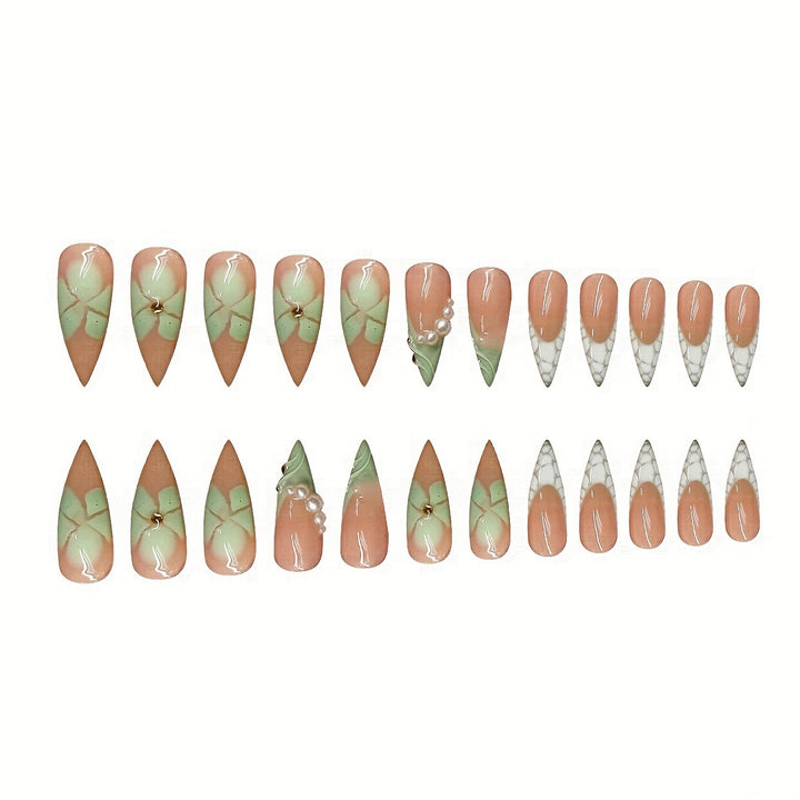 Elegantes Stiletto-Nageldesign Karnz