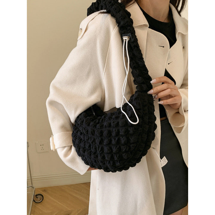 Texturiertes Stoff-Hobo-Bag Karnz