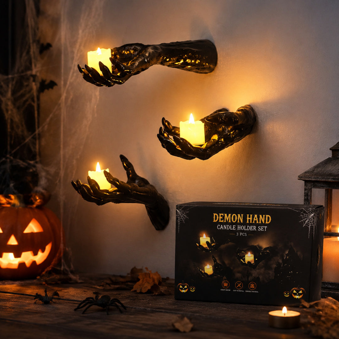 Wandkerzenhalter in realistisch geformter Hand aus Resin