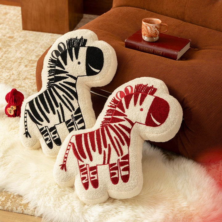 Kuschelkissen in Zebraform mit extraweichem Plüschbezug Karnz