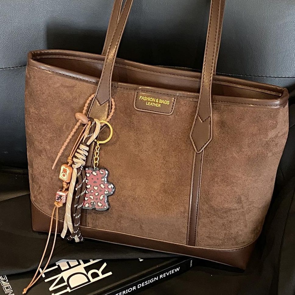 Geräumige Wildleder-Tote-Tasche Karnz
