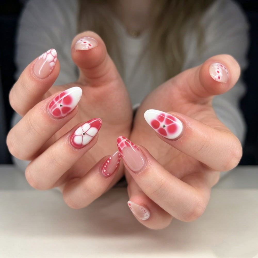 Künstliche Nagelspitzen mit Aufregendem Design und Eleganten Akzenten Karnz