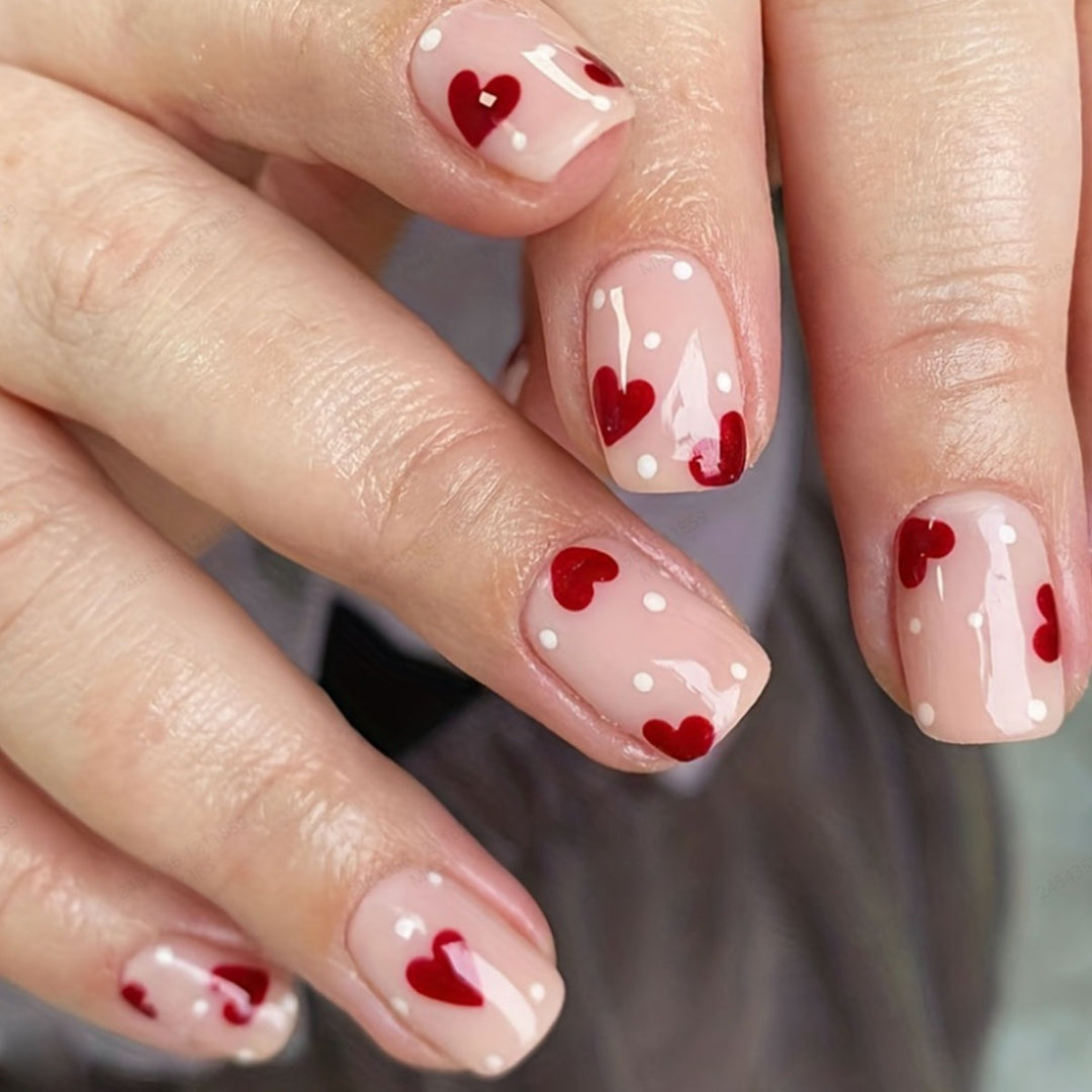 Kunstnagelset mit verspieltem Herzdesign Karnz