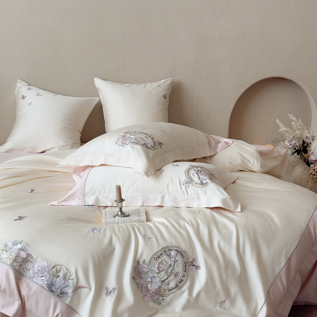Luxuriöses Satin-Bettwäscheset mit floraler Stickerei
