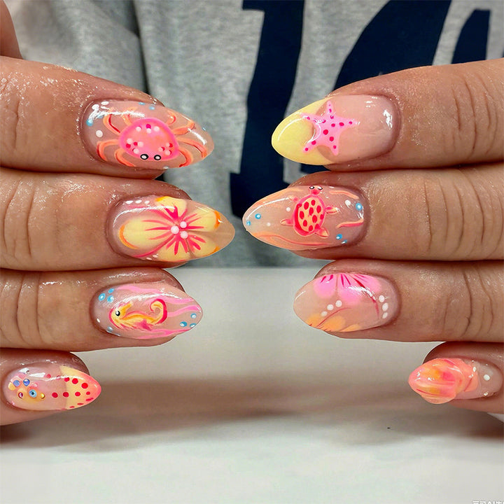 Kreatives Kunstnagelset mit buntem Blumen-Design Karnz
