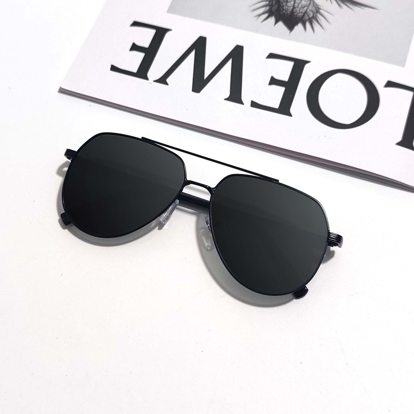 Herren modische Pilotensonnenbrille mit kontrastierenden Gläsern Karnz