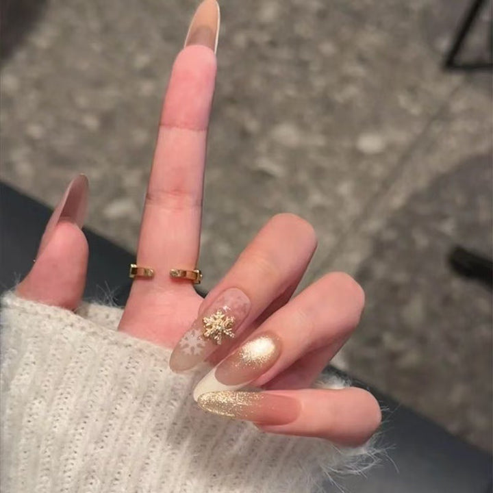 Glitzernde Französische Spitze Nagelkunst