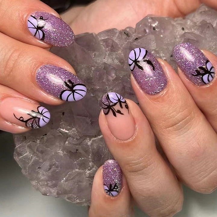 Künstlerischer Glitzer Nagelkunst Karnz