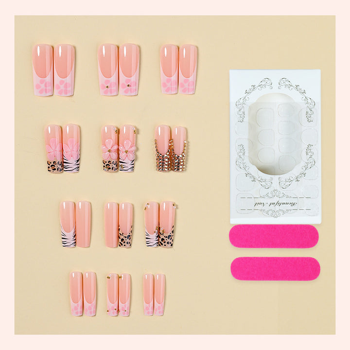 Elegantes dekoratives Press-On-Nagelset Karnz 1788495542
