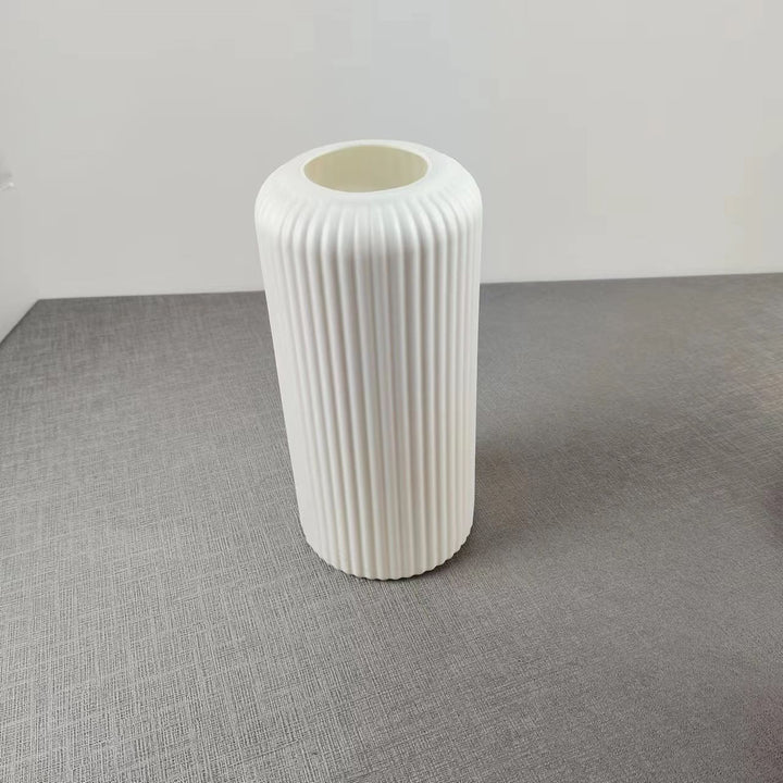 Moderne gerippte Keramikvase Karnz