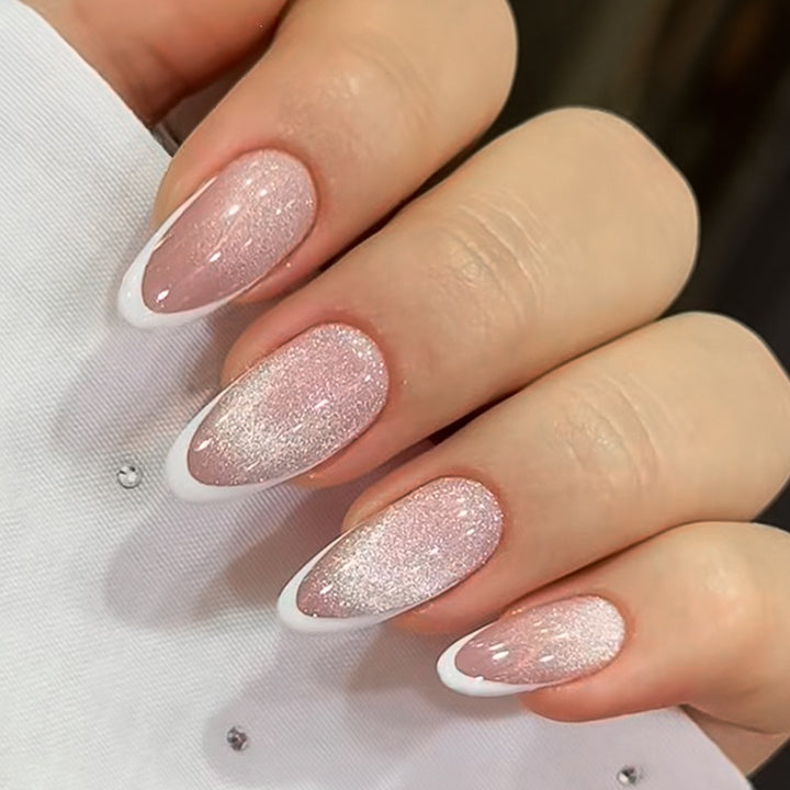 Künstliche Nagelspitzen mit Glitzer und eleganter Form Karnz
