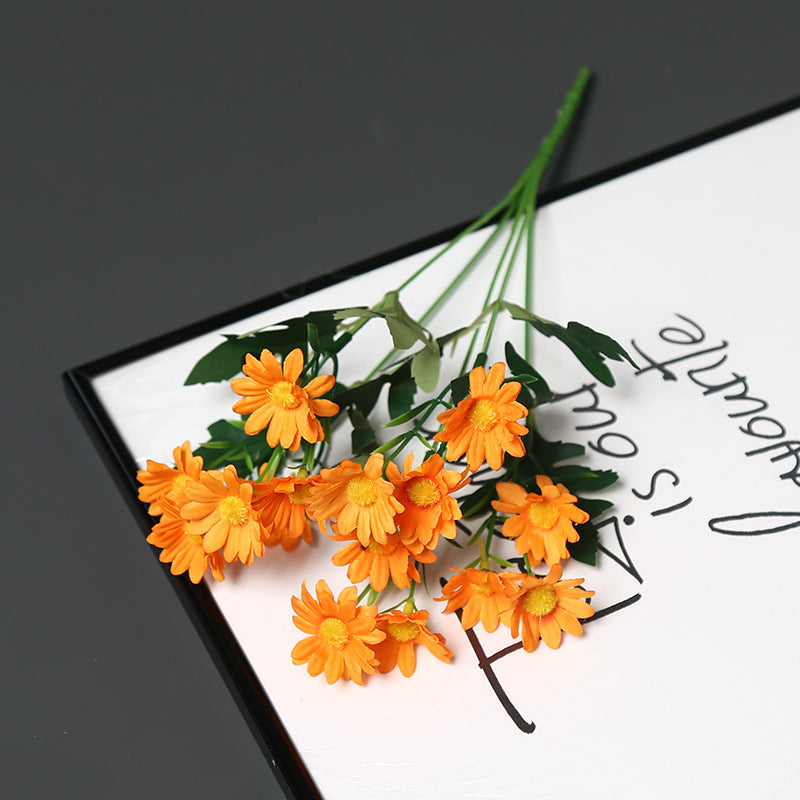 Dekorative Blumenarrangements für die Wohnkultur