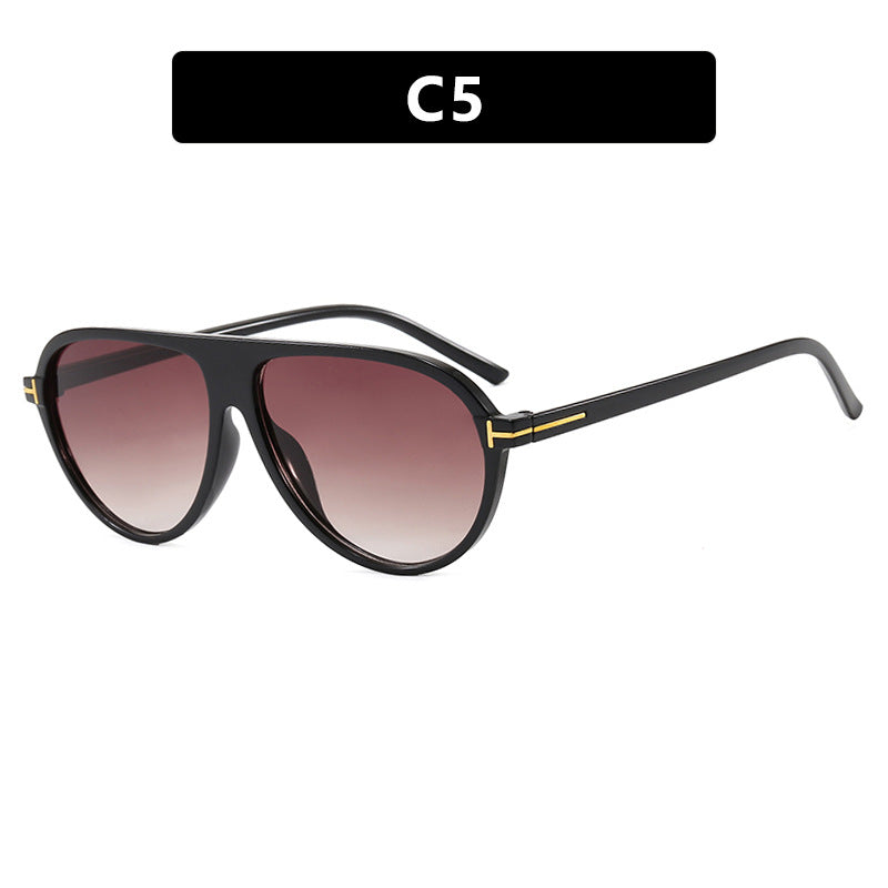 Damen stilvolle Sonnenbrille im aerodynamischen Design Karnz