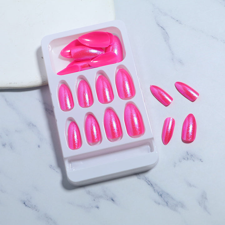 Glossy Press-On Nagelset mit schimmerndem Glanz Karnz