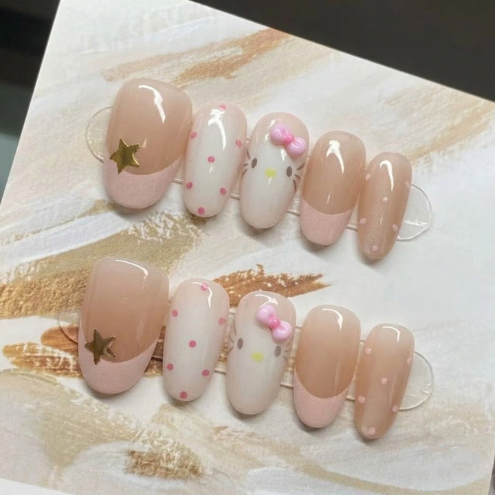 Elegantes Minimalistisches Press-On Nagelset Karnz