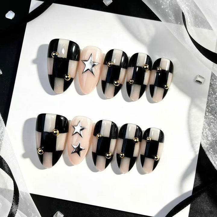 Glamouröses dekoratives Press-On-Nagelset