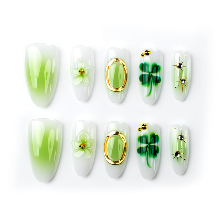 Kunstnägel mit botanischen Designs Karnz