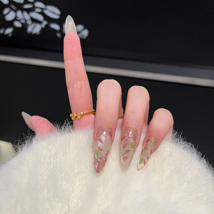 Künstlerische florale Nagelspitzen Karnz