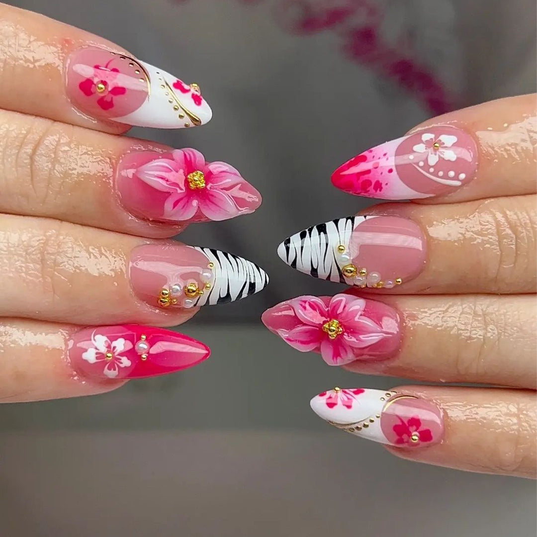 Exotische Blumen 3D Stiletto Nagelkunst Karnz