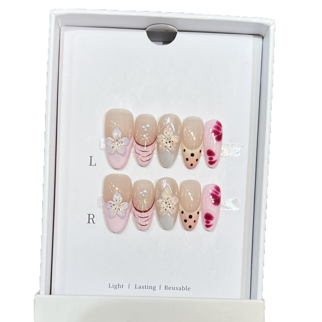 Blumen- und Punkte-Press-On-Nagelset Karnz
