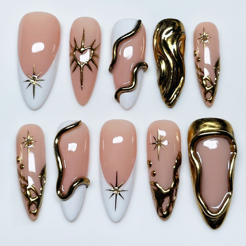 Premium dekoratives Press-On-Nagelset mit goldenen Akzenten Karnz