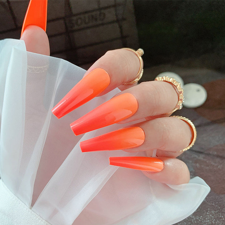 Lange Stiletto Press-On-Nageler-Extensions