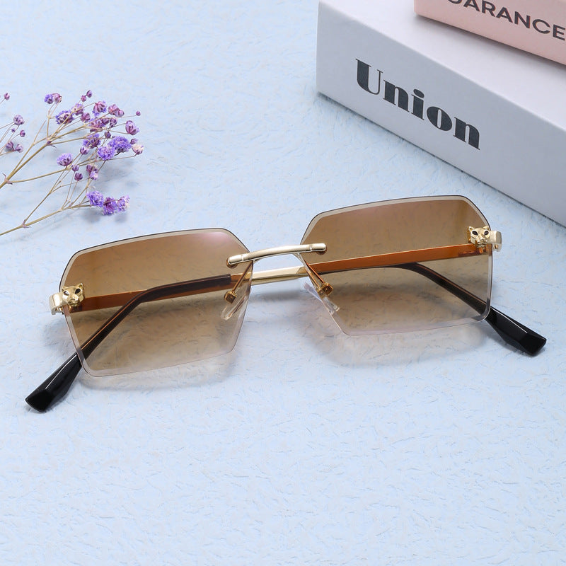 Damen modische quadratische Sonnenbrille mit elegantem Metallrahmen Karnz