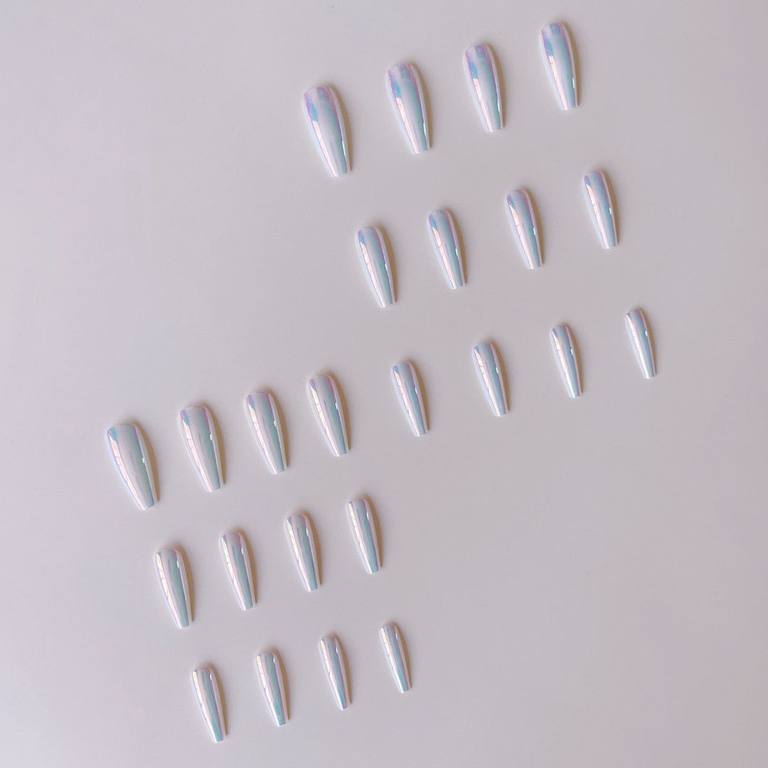 Künstliche Nagelspitzen mit holografischem Design Karnz