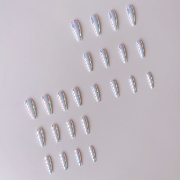 Künstliche Nagelspitzen mit holografischem Design Karnz