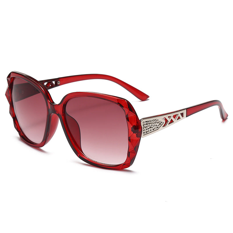 Damen Sonnenbrille im luxuriösen Glamourstil Karnz