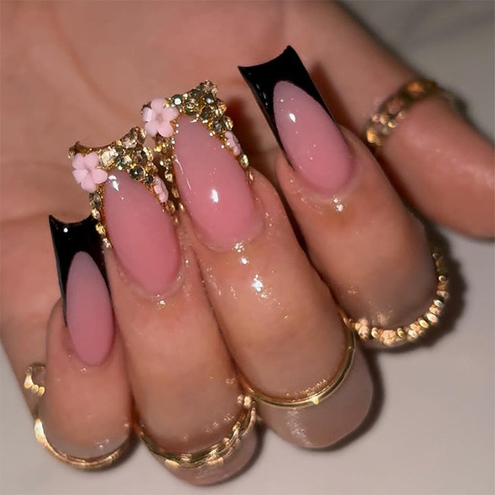 Elegantes Press-On-Nagelset mit Strass und glänzenden Akzenten Karnz