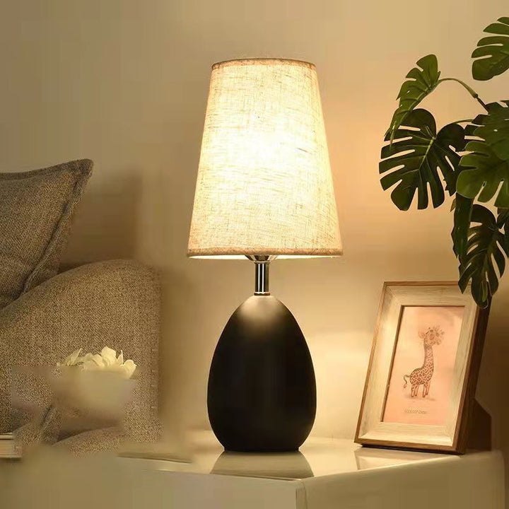 Moderne umweltfreundliche Tischlampe