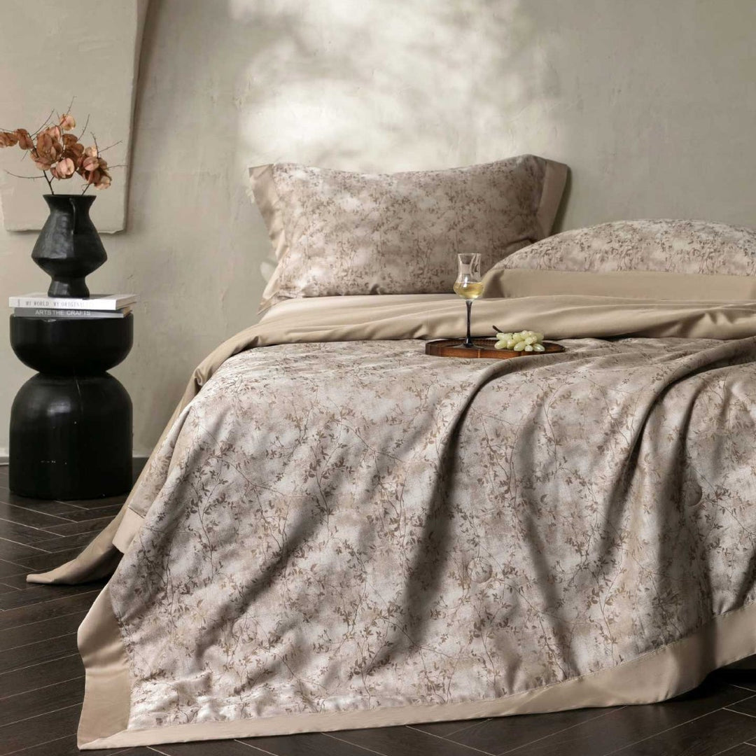 Premium Baumwollsatin-Bettwäsche-Set mit feinem Toile-Motiv und Saumverzierung