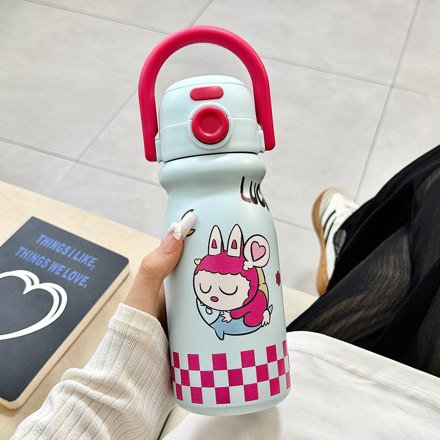 Damen Trinkflasche mit lustigem Tierdesign und ergonomischem Tragegriff Karnz
