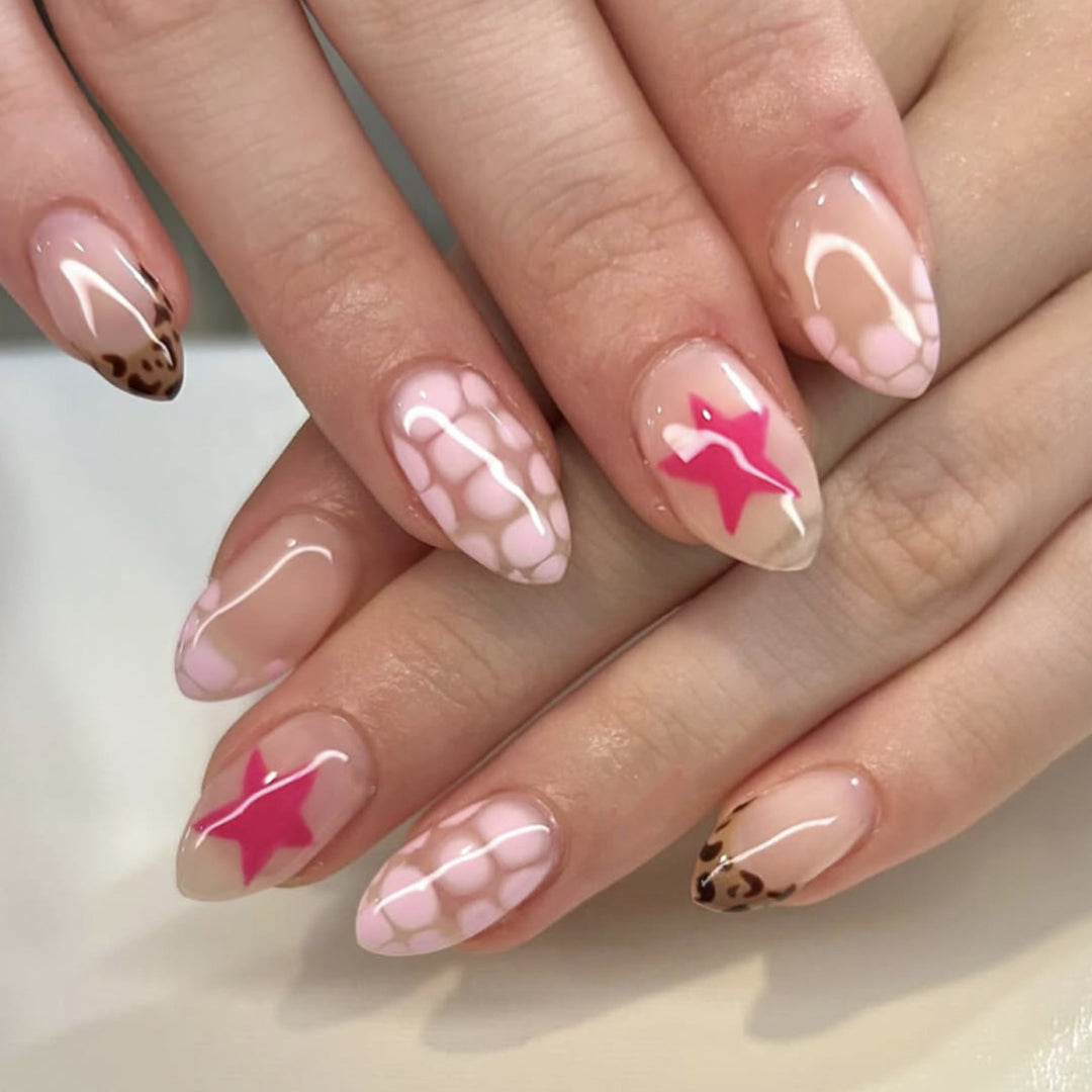 Künstliche Nagelkunst mit verspielten Punkten und Schleifen Karnz