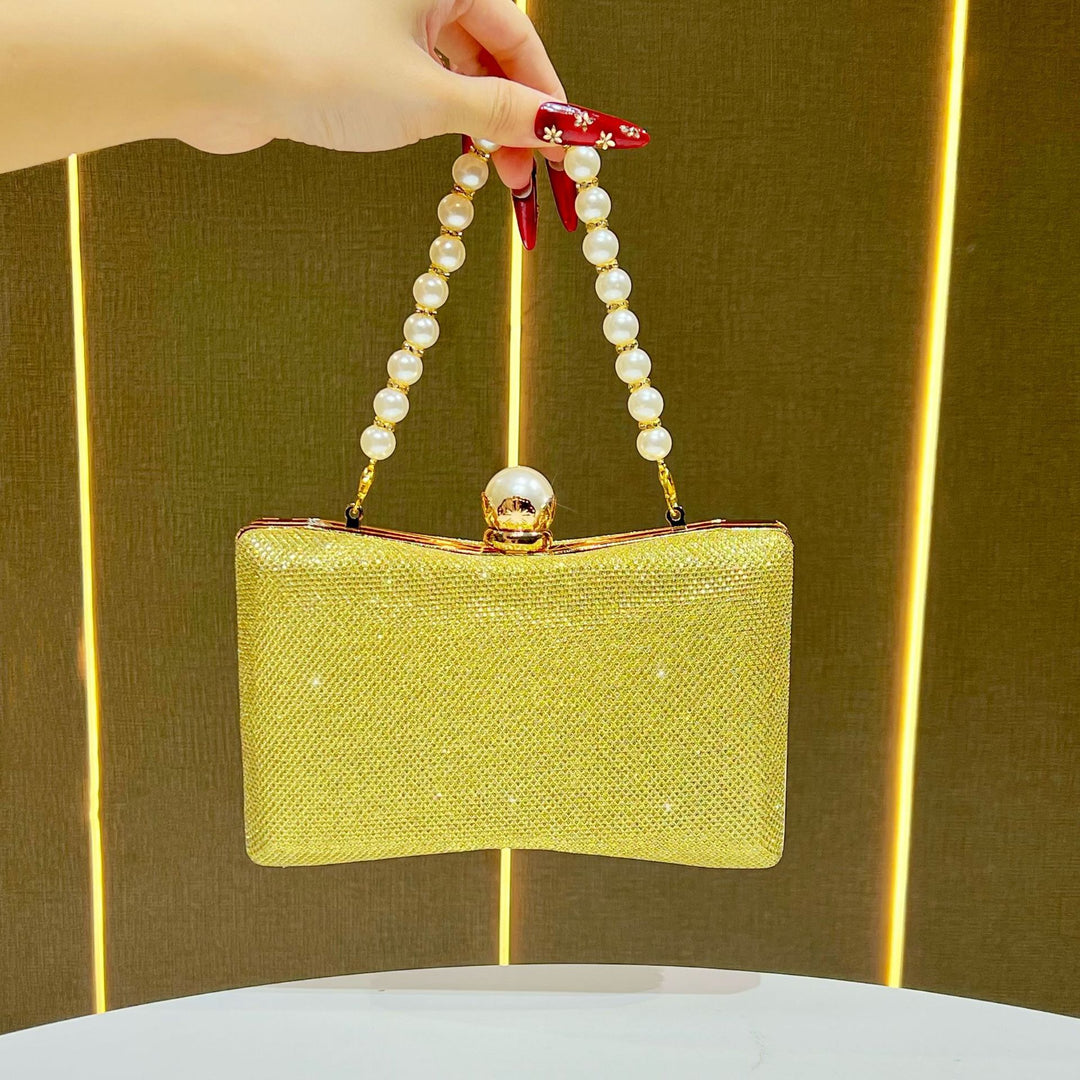 strass-verzierte Abendtasche