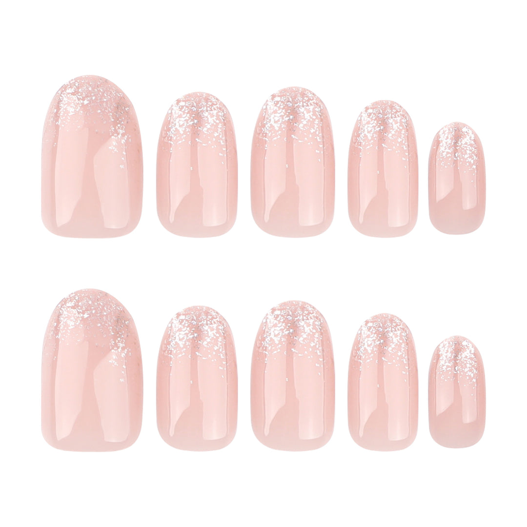 Glitzernde Nagelverlängerungen mit elegantem Farbverlauf Karnz
