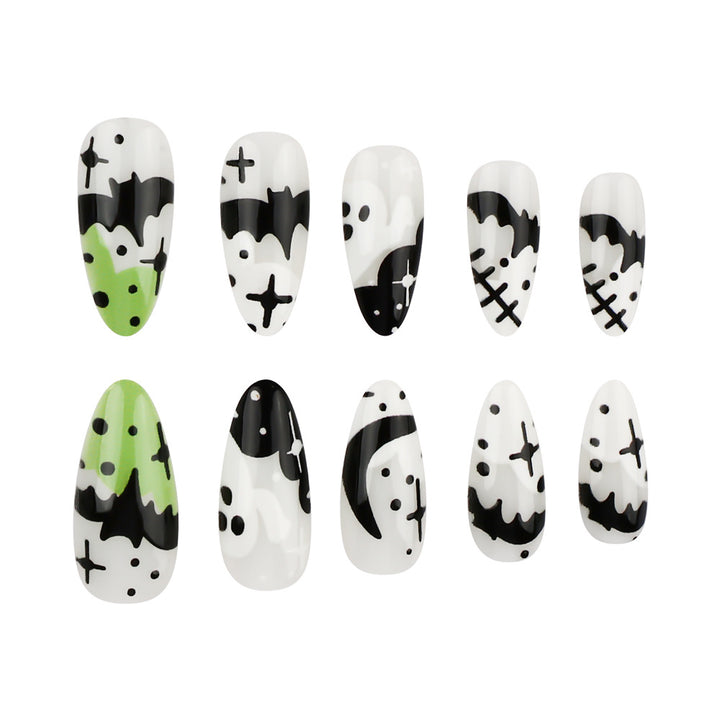 Kreative Halloween-Themen Press-On Nagelkunst Karnz