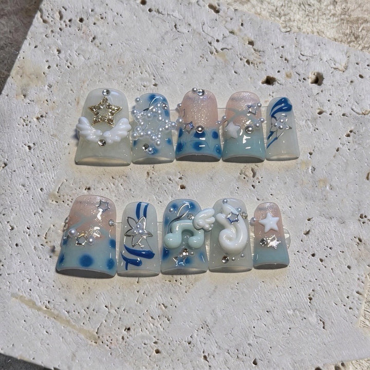 Dekoratives thematisches Press-On Nail Art Set