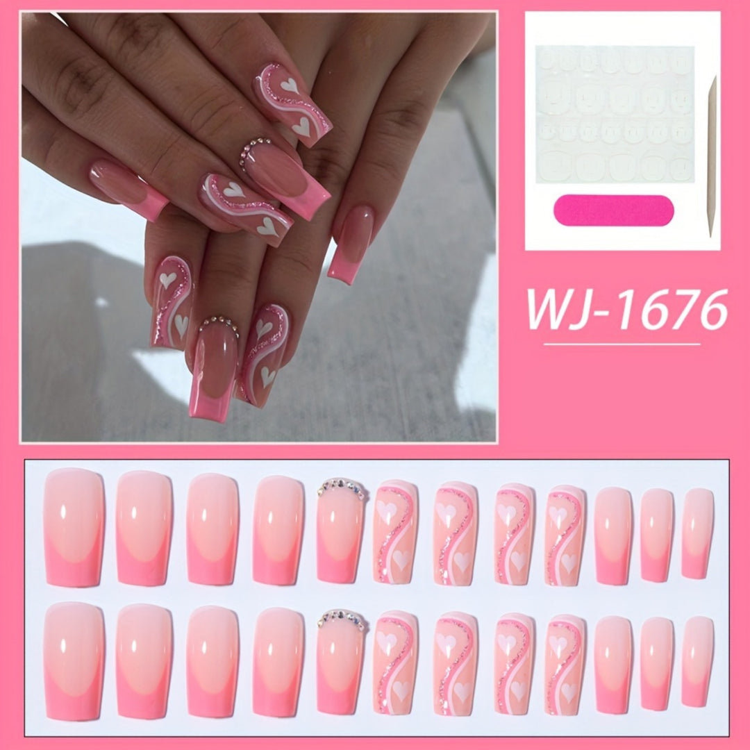 Kunstnagelset mit romantischen Herzmotiven und glamurösen Akzenten Karnz