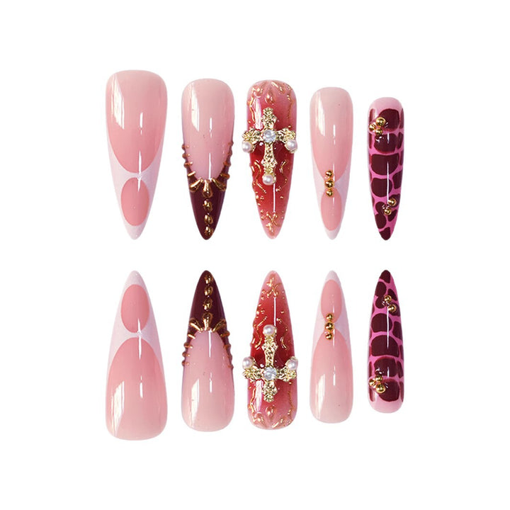 Verschnörkelte Nagelkunst Karnz