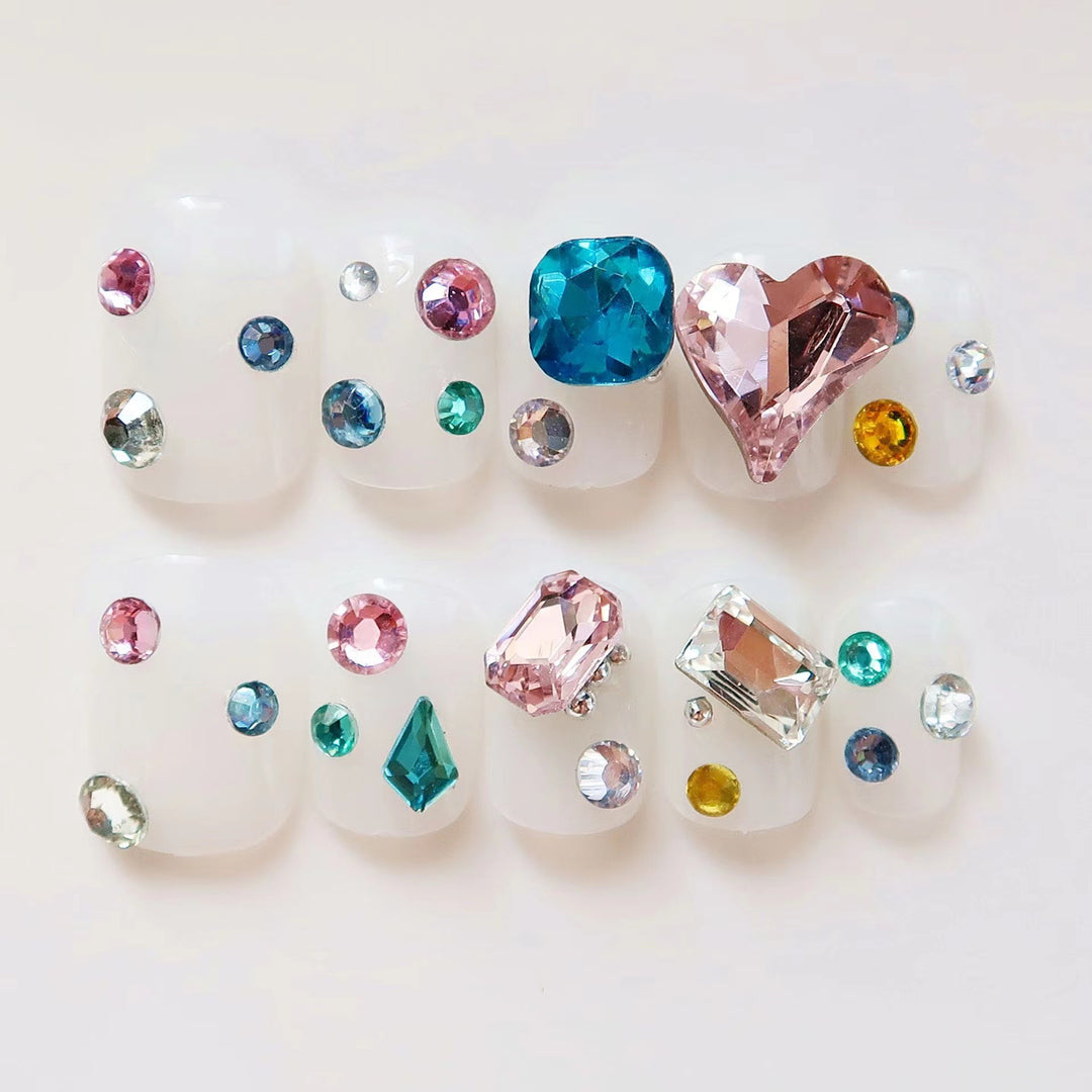 Glamouröses Press-On Nagelkunst-Set mit Strassakzenten