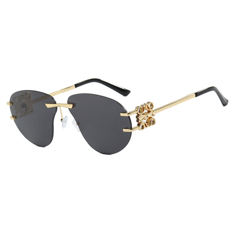Damen modische Sonnenbrille im eleganten Aviator-Stil mit Kunststeindetails Karnz