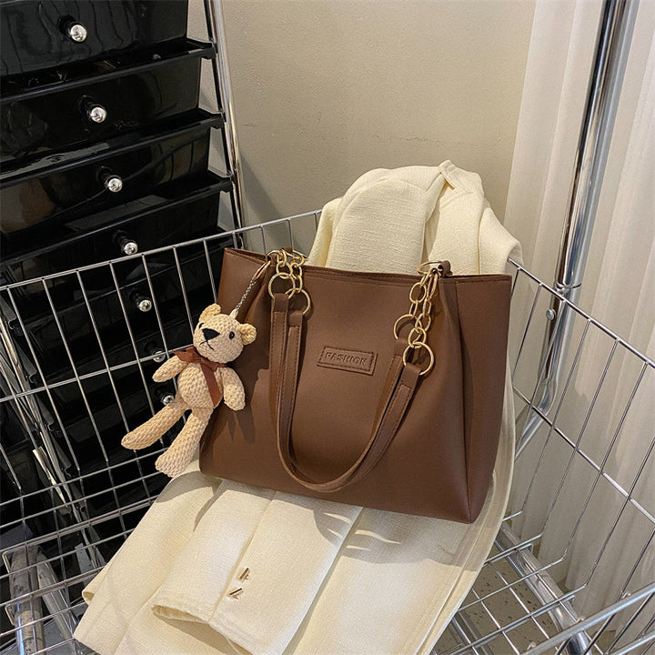 Stilvolle Handtasche mit Kettenakzenten