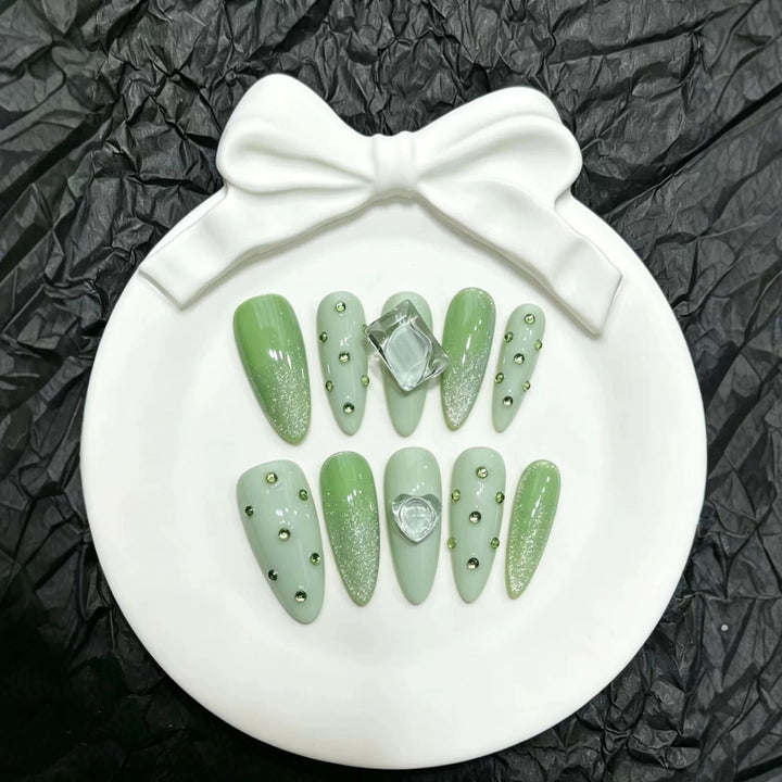 Glamouröses Press-On Nagelkunstset mit Kristallakzenten