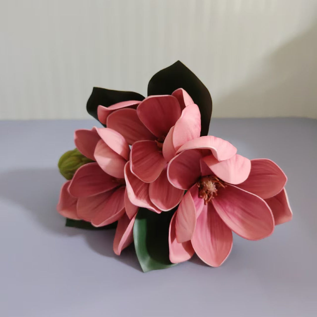 Künstlicher Magnolienblütenstrauß