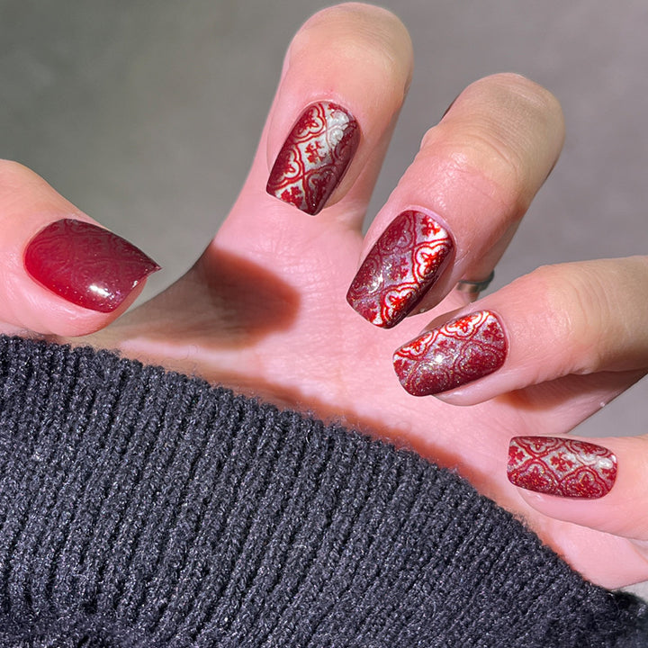 Glänzendes dekoratives Press-On-Nagelset Karnz