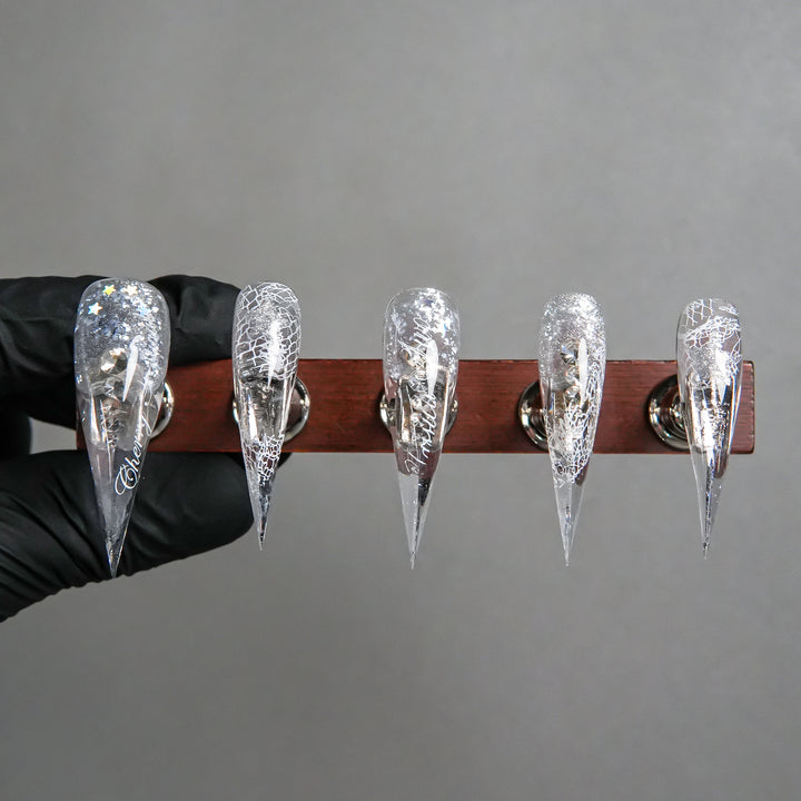 Skulptierte Stiletto Press-On Nagelspitzen