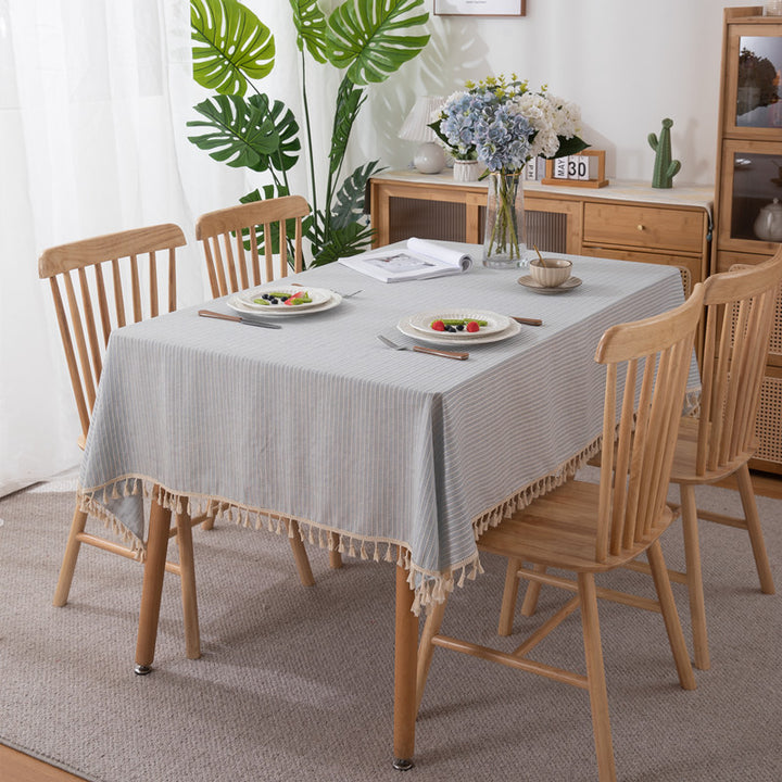 Gestreifte Stricktischdecke