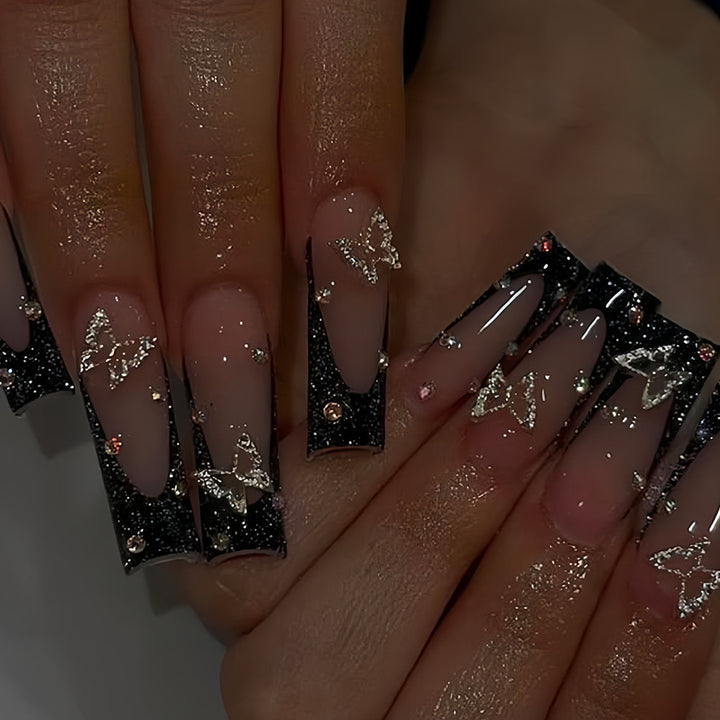 Schmetterlingsakzent-Press-On-Nagelkunst-Set Karnz